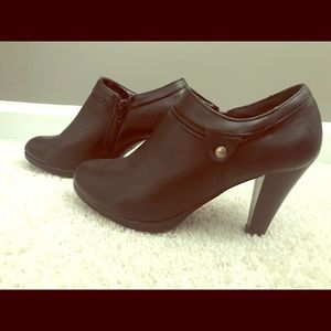 Jaclyn Smith Booties